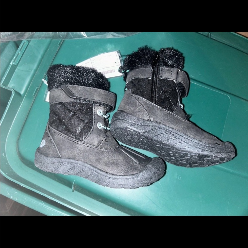 Snow boots Triple T Trading toddler girls size 8 black new